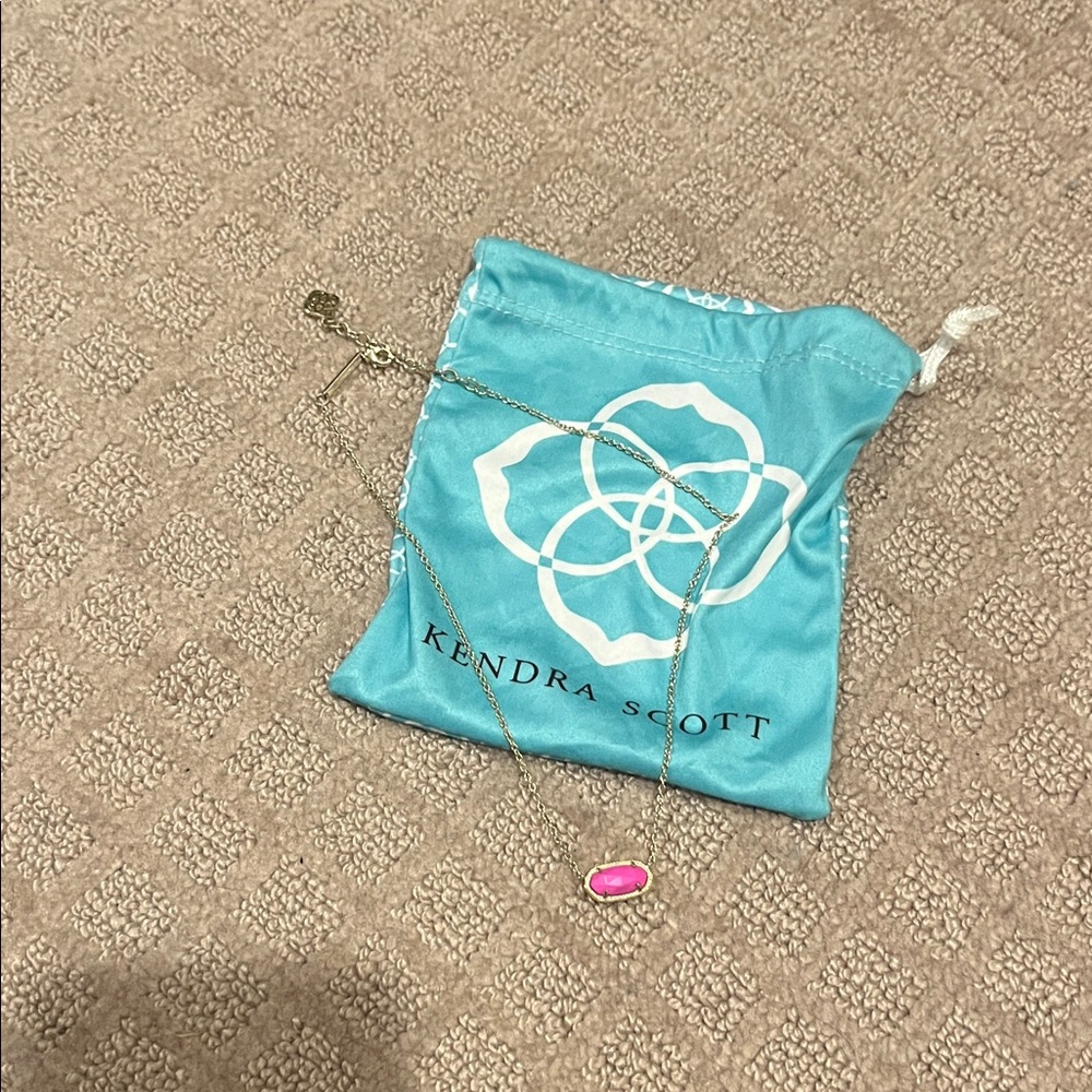 Kendra Scott Fuchsia Pendant Necklace